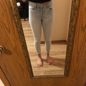 Old Navy light wash skinny jeans
